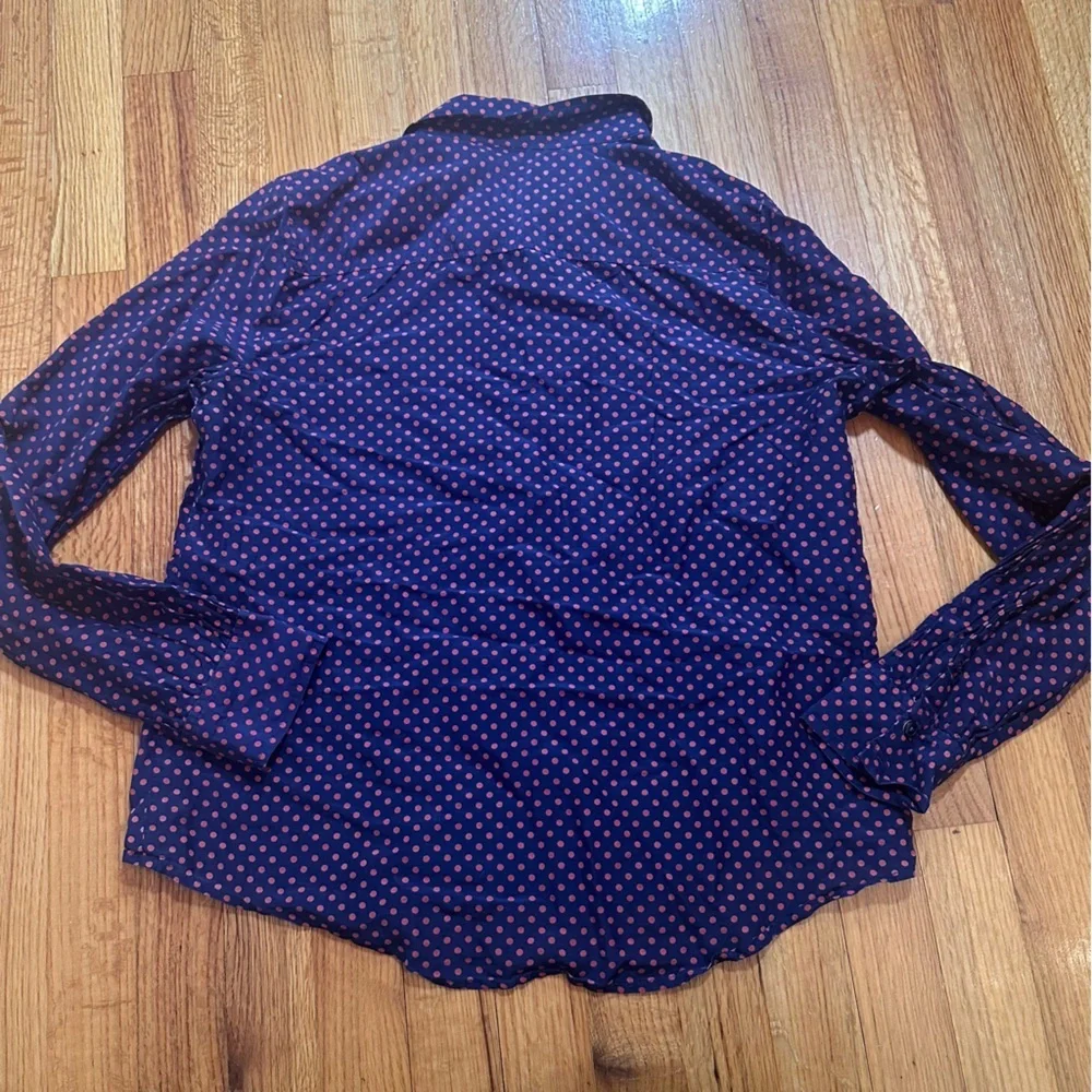 J Crew silk/cotton blend popover shirt in navy blue with red polka dots. Sz M(#)